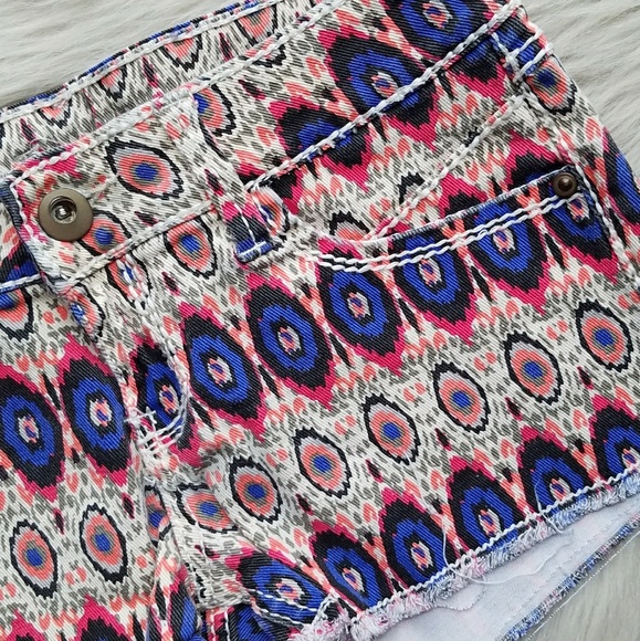 1st💋Kiss Mid-Rise Denim Ikat Print Shorts - Picture 3 of 8